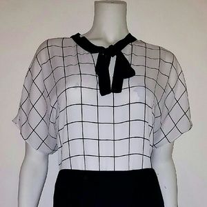 Vince Camuto Black/White Short Sleeve Blouse
