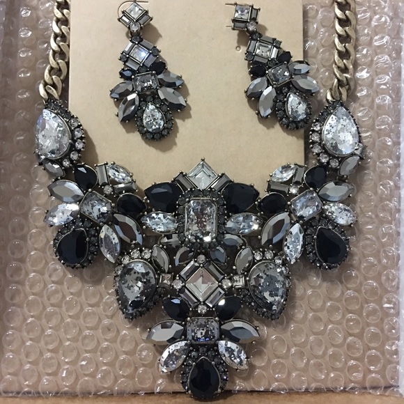 Necklace and earrings - Picture 1 of 1