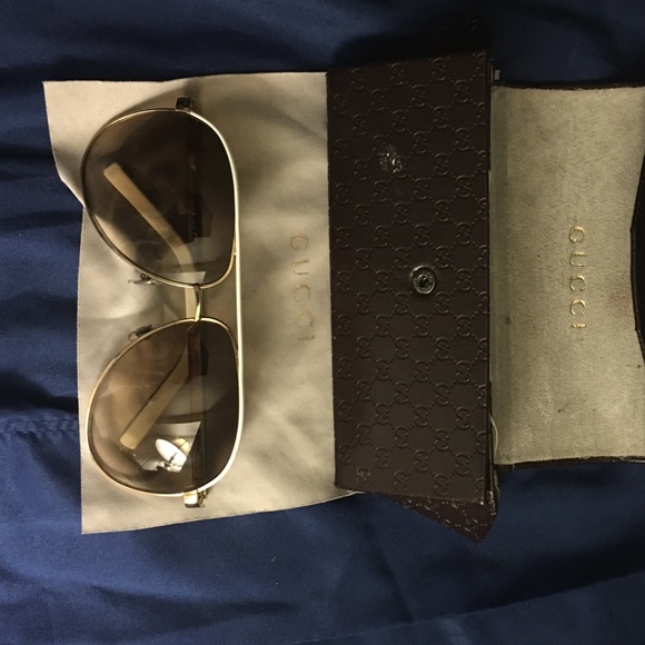 Gucci aviator sunglasses. Excellent condition.