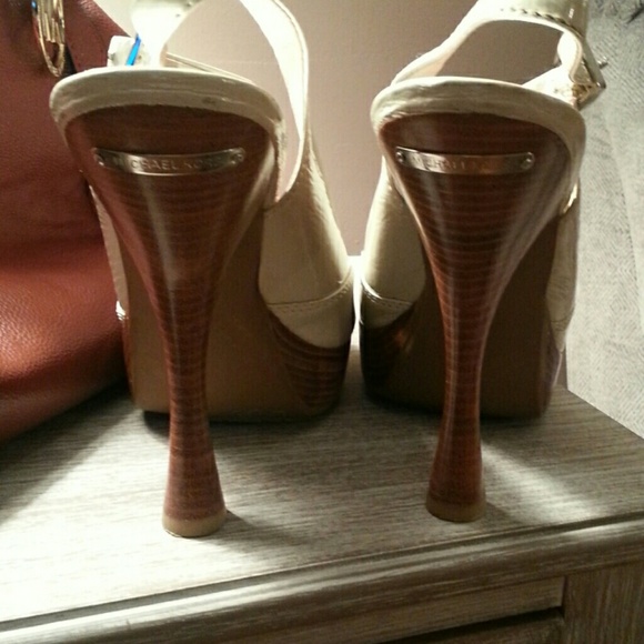 Michael Kors peep toe platform ankle strap heels - Picture 2 of 4