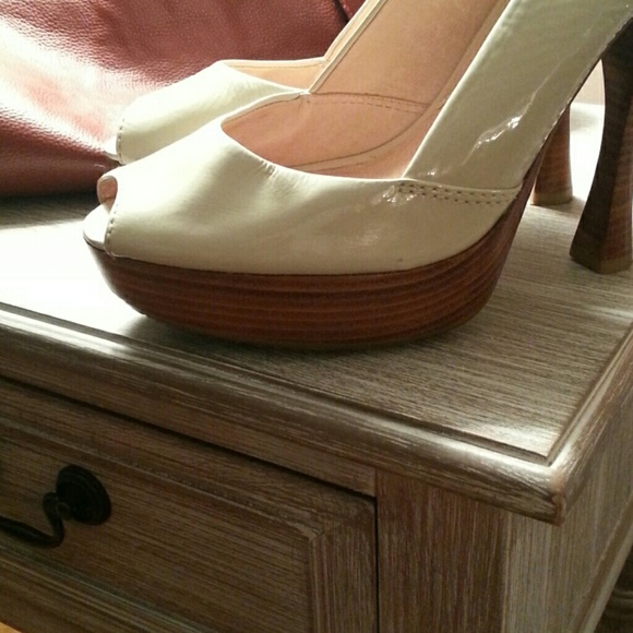 Michael Kors peep toe platform ankle strap heels - Picture 4 of 4