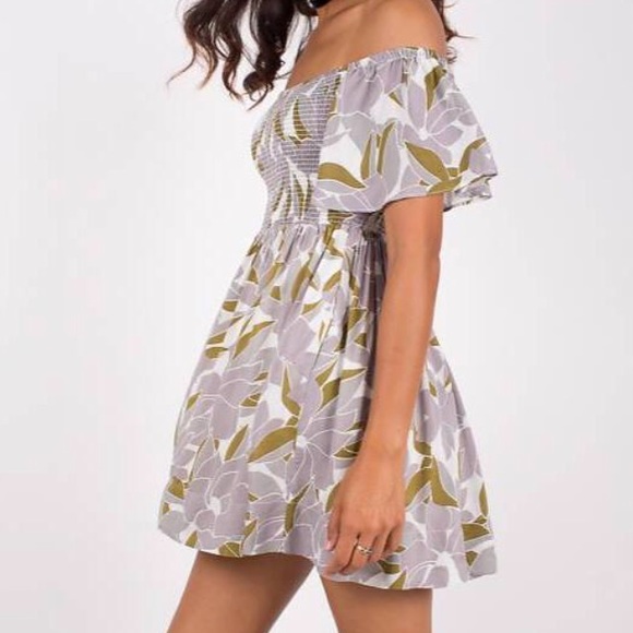 Free People Dresses & Skirts - 🎉flash sale🎉Free People off the shoulder dress