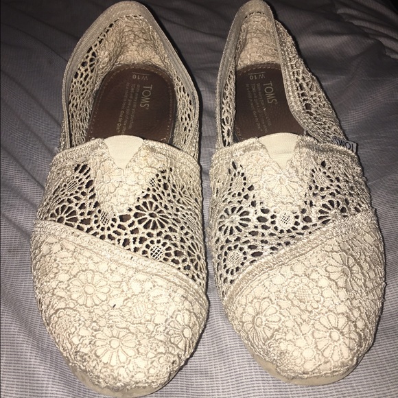 Crochet Style White Toms!