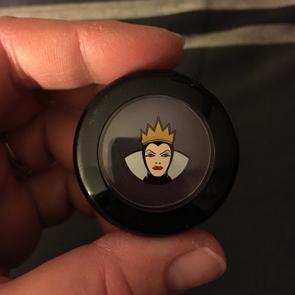 Mac Limited Edition Vile Violet matte shadow