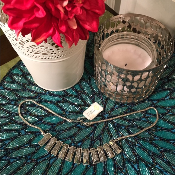 Kendra Scott necklace