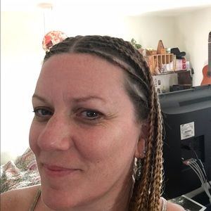 Meet your Posher, Leah