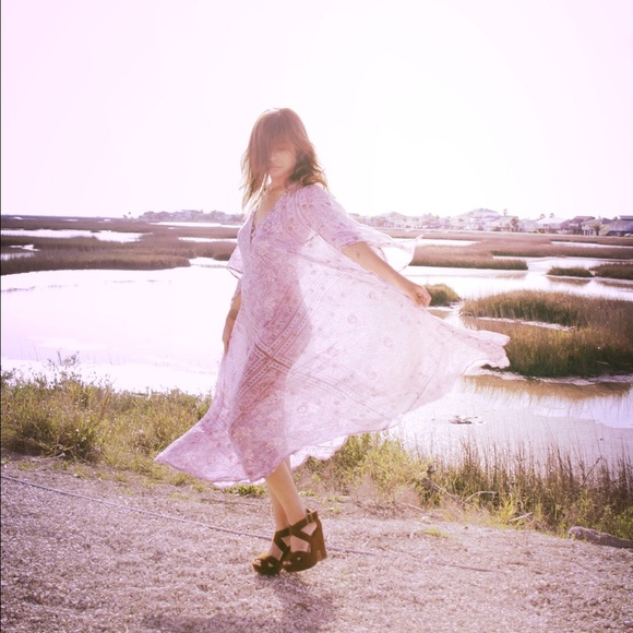 About me: 😊 I love ethereal dresses like this one