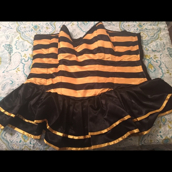 Sexy Queen Bee 🐝 🐝 Halloween Costume - Picture 3 of 4