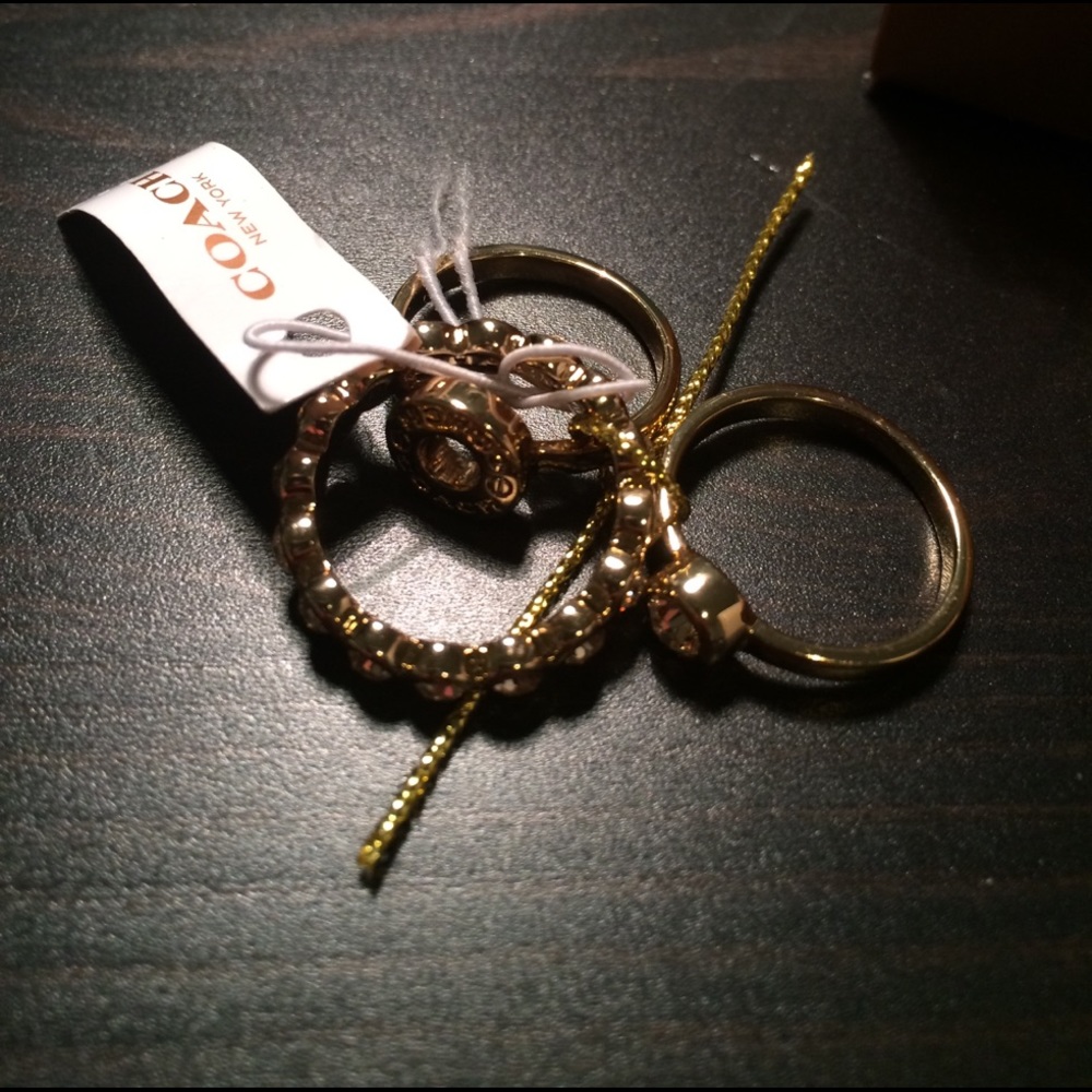 🎉HP🎉 NWT Gold Coach Circle stackable rings - Picture 2 of 4
