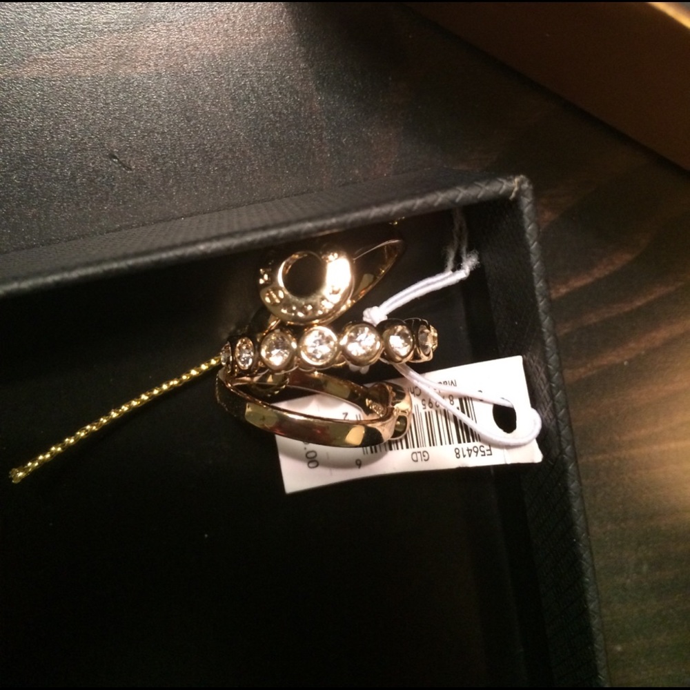 🎉HP🎉 NWT Gold Coach Circle stackable rings - Picture 3 of 4