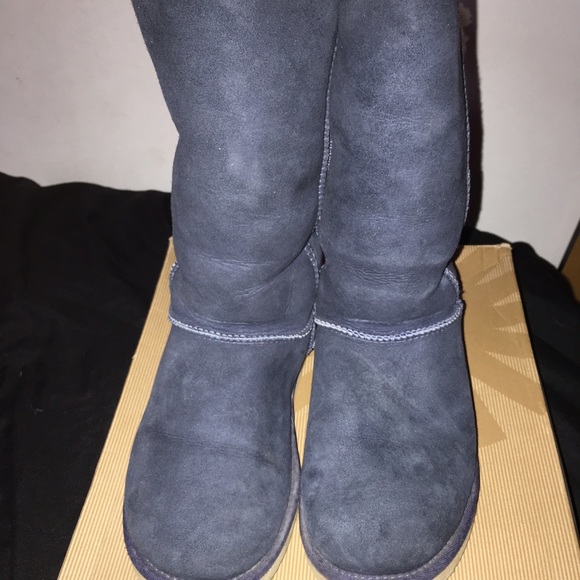 Authentic navy blue uggs