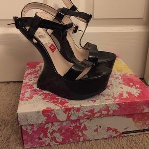 Chinese Laundry "Controversy "