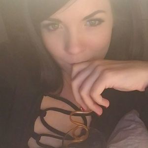 Meet your Posher, Jasmine