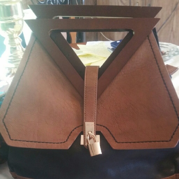 No name purse