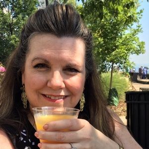 Meet your Posher, Julie