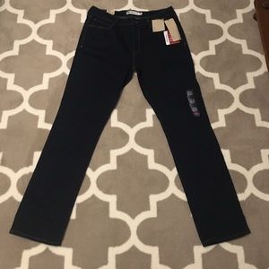 Brand new Levis skinny jeans!