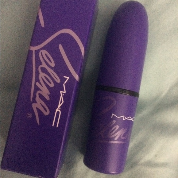Selena MAC lipstick