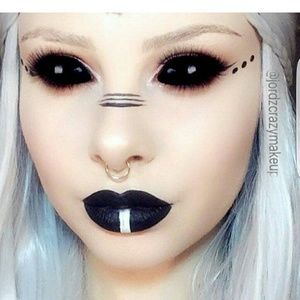 Meet your Posher, Elvia