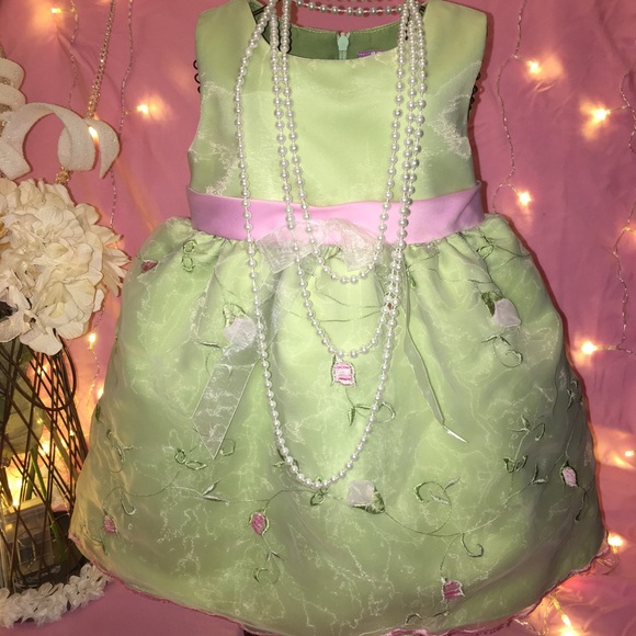 Spring dress - Picture 2 of 3