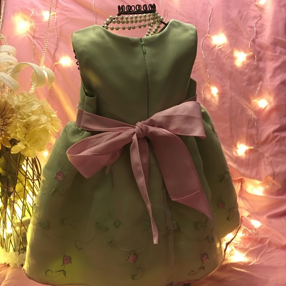 Spring dress - Picture 3 of 3