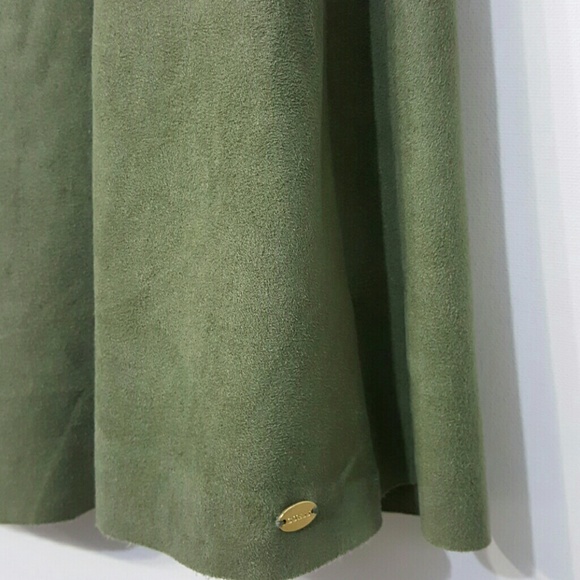 Guess Halter Olive Top - Picture 2 of 4