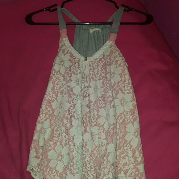Pretty tank top. Floral