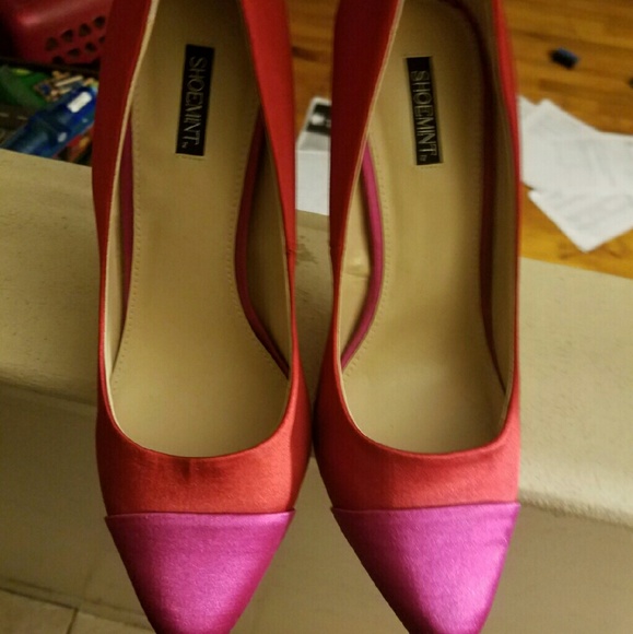NEVER WORN !!! Pumps by shoe mint