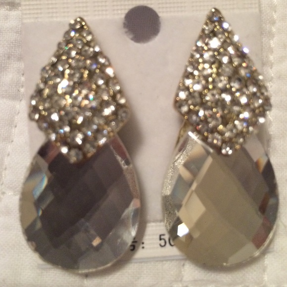 FAUX TEARDROP EARRINGS
