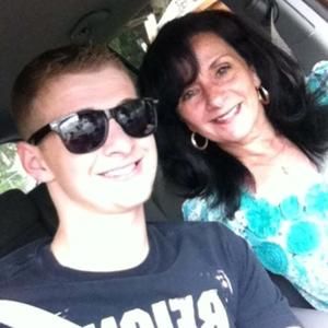 Meet your Posher, Hilda