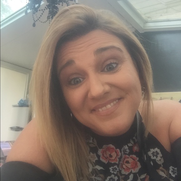 Meet your Posher, Cathy - Picture 1 of 1