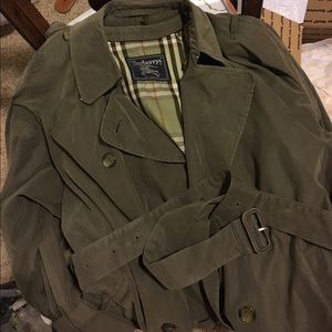 Authentic Burberry trench coat😍