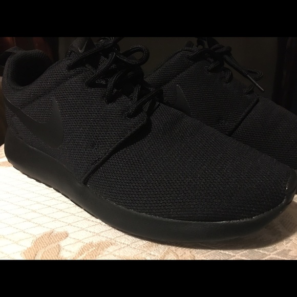 All Black Women's Roshe