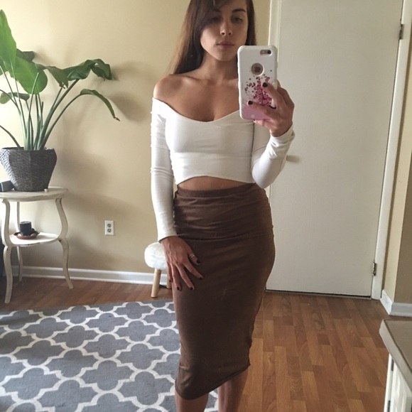 MIDI tan skirt - Picture 2 of 3