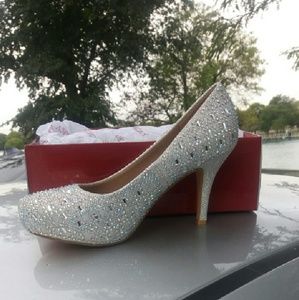 Rhinestone Shoes-willing to negotiate price