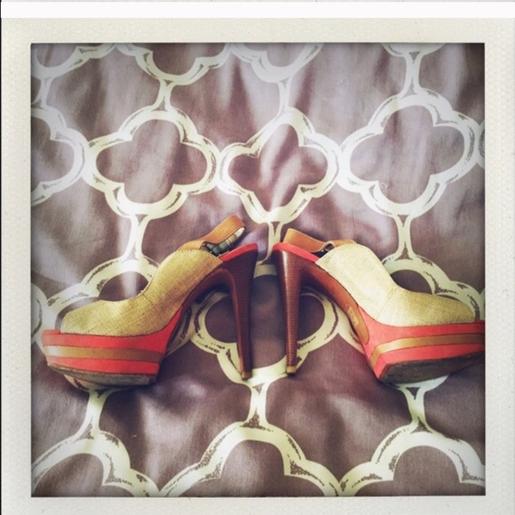 Aldo Platform Heels - Picture 2 of 3