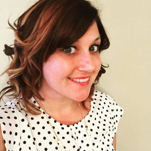 Meet your Posher, Katy Baker - Picture 2 of 4