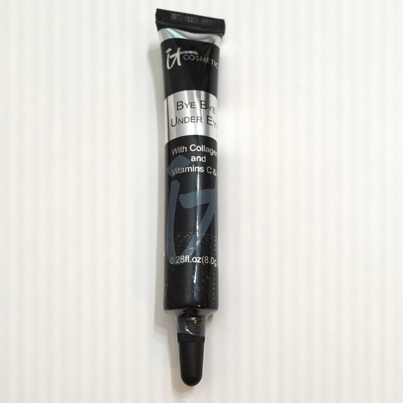 New It Cosmetics Under Eye Concealer in Light