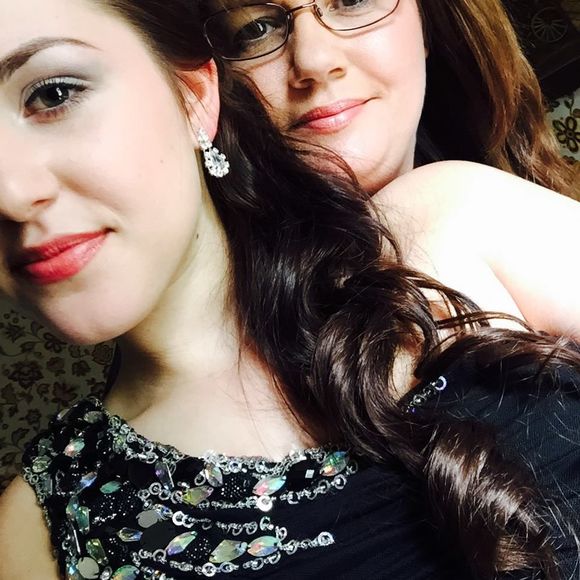 Meet your Posher, Janet - Picture 1 of 1