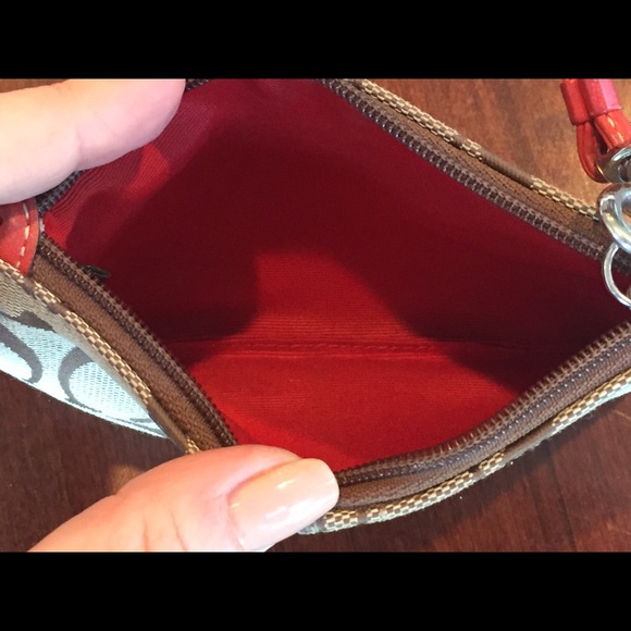Coach wristlet - Picture 3 of 3