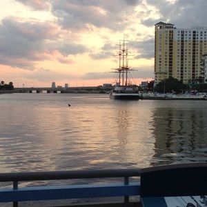 Meet your Posher, Dina