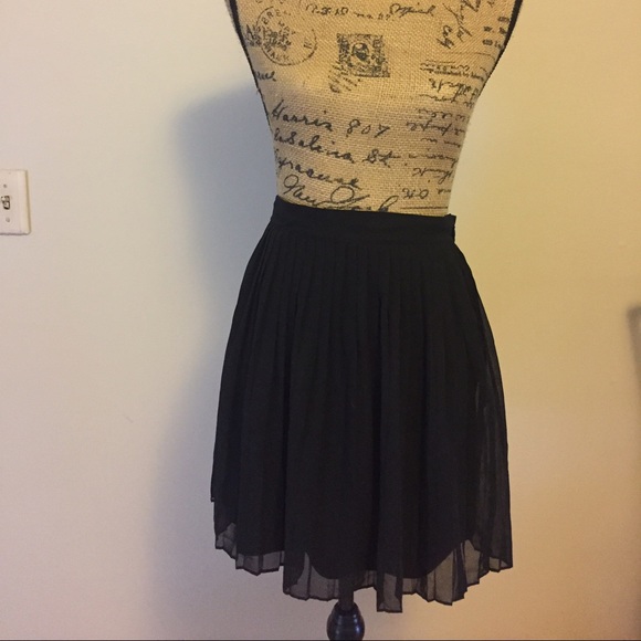 Pleated skirt