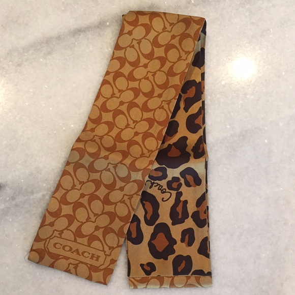 Coach scarf in leopard print
