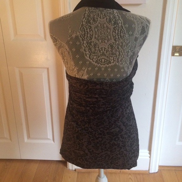 Halter Top that makes you look 10 pounds less - Picture 3 of 3