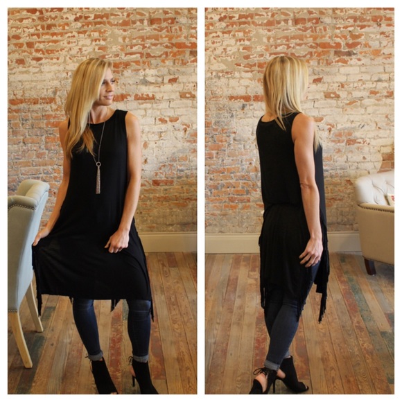 Black sleeveless long fringe tunic with split side - Picture 2 of 2