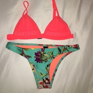 TRIANGL SWIM cheeky bottoms XS