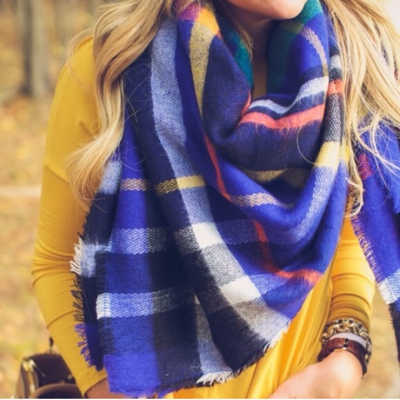 New Oversized Plaid Blanket Scarf in 3 Colors - Picture 3 of 4