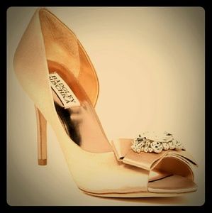 Badgley Mischka - Latte Satin Reality Pump