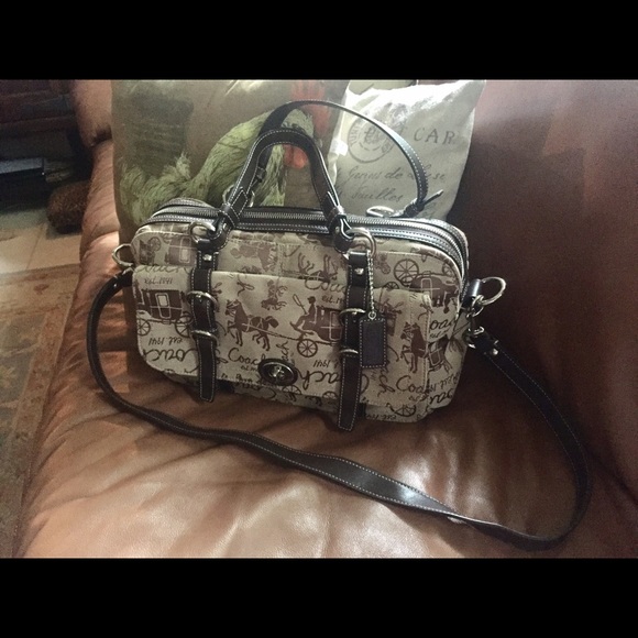 Authentic uncommon signature Coach bag