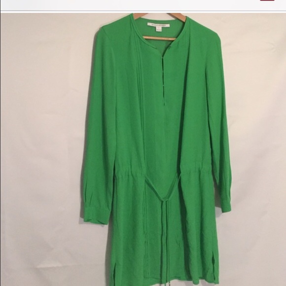 Gorgeous emerald green Dianne dress