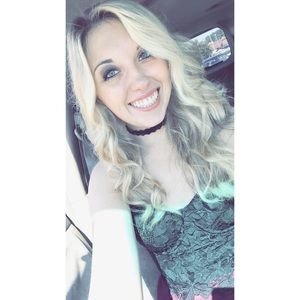 Meet your Posher, Kayla